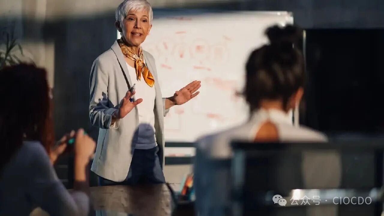 AI 泡沫破裂？CIO 們正告別“炫技”，轉(zhuǎn)向“擠水分”的實(shí)戰(zhàn)模式——CIO如何證明AI項目回報？